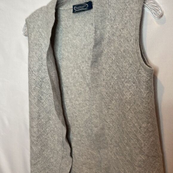 Magaschoni New York 100% Cashmere Grey Open Sweater Vest. - Picture 4 of 8